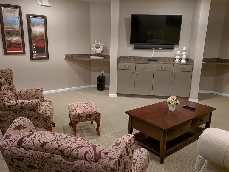 Sierra Court — Photo 9