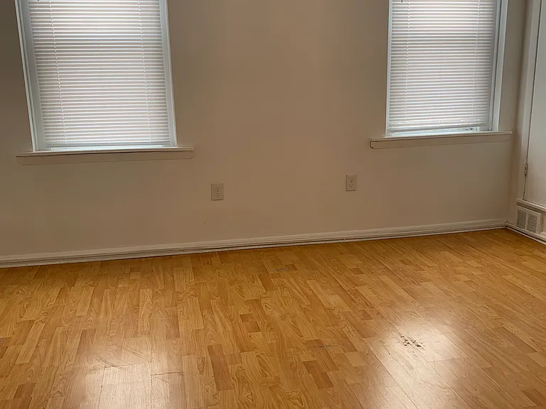 2446 S 5th St — Photo 14