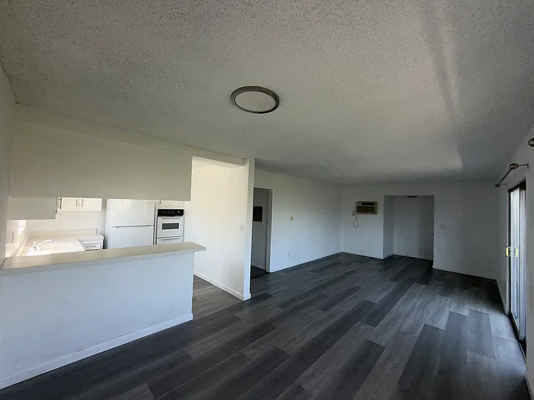 926 N Ardmore Ave #16 — Photo 5