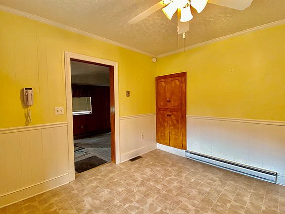 4th image of 24124 Kings Hwy