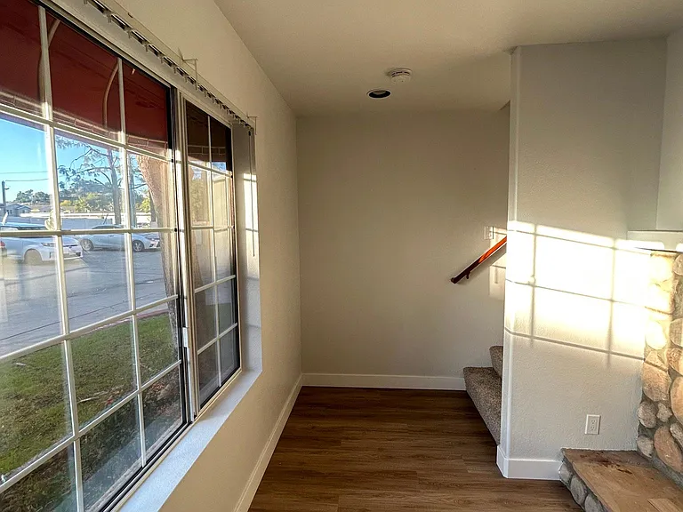 1265 Persimmon Ave #C — Photo 7