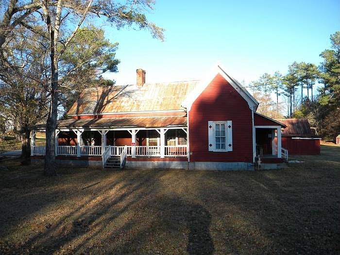 FRONT OF HOUSE