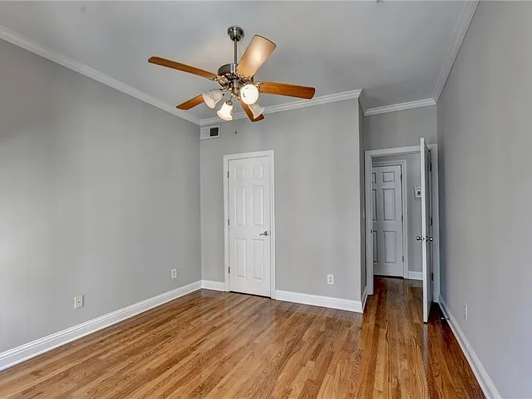 813 Clifton Heights Ln — Photo 42