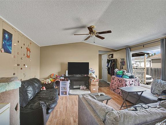 3rd image of 76 Mulberry ROAD
