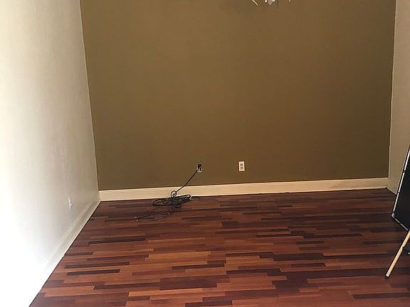 3rd image of 2901 Pinehurst Dr
