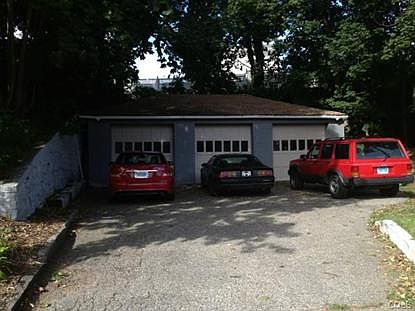 2nd image of 49 Franklin St