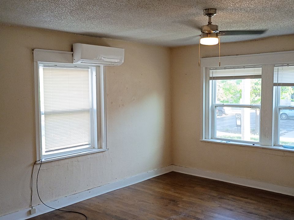1st image of 16 W 37th St