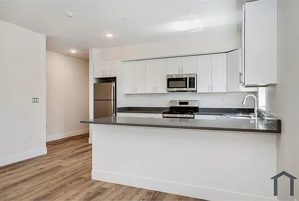 2 bed, 1200 sqft, $2,500 — Photo 4