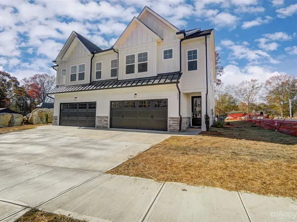 6012 Corbin Woods Ct, Charlotte, NC 28226