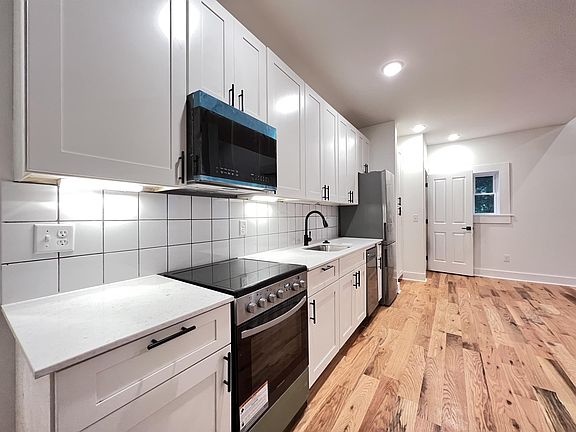 3rd image of 509 E 12th St #B