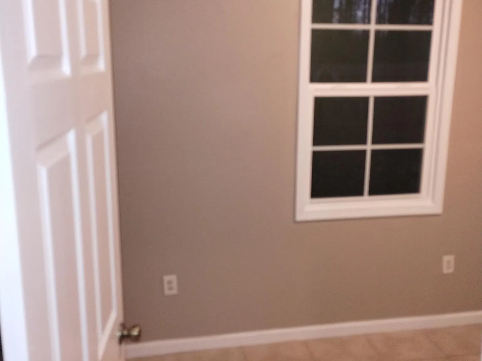 3 bed, $1,200 — Photo 2