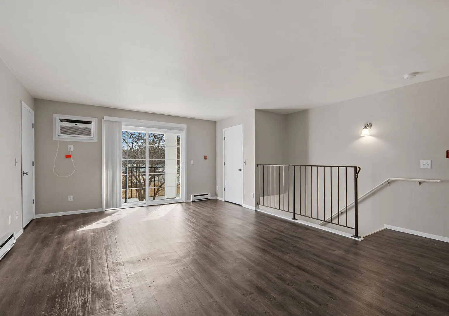 2 Bedroom 2 Bathroom — Photo 3