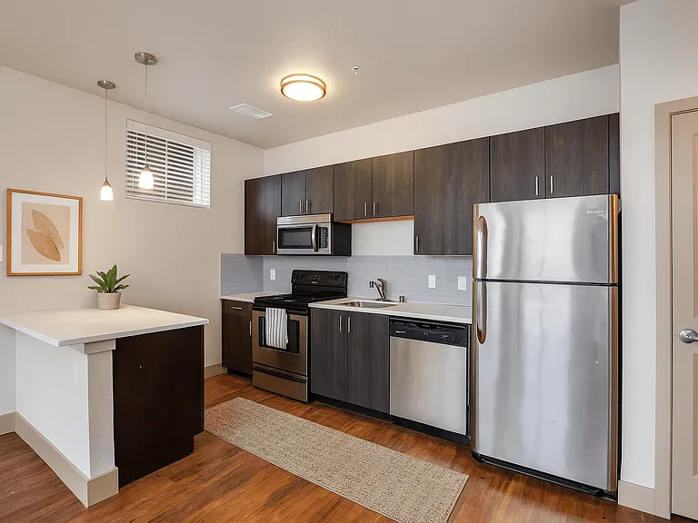 Peregrine Place Apartments — Photo 2