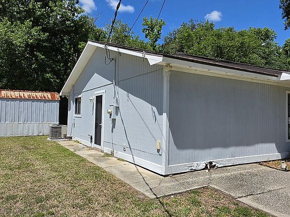 2nd image of 3426 Silver Palm Dr