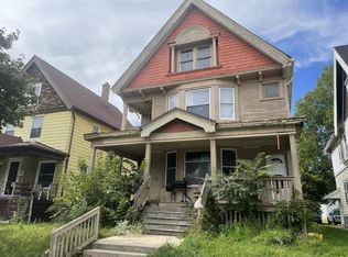 3027 N 9th St, Milwaukee, WI 53206