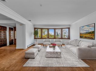 348 Harbor Dr, Lido Beach, NY 11561