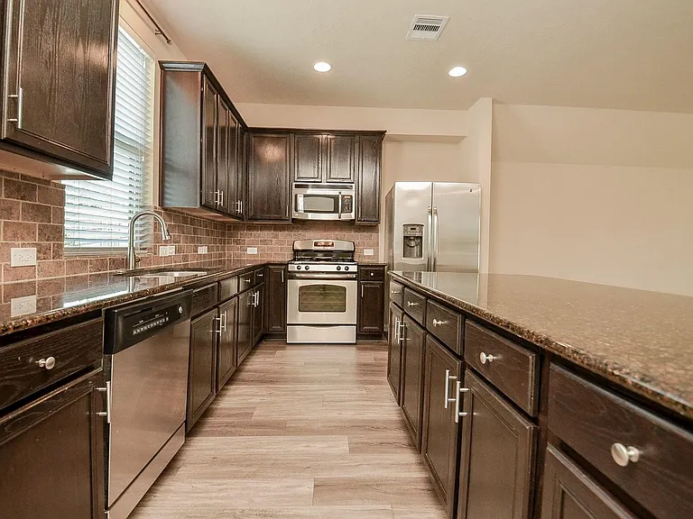 3307 Home Point Dr — Photo 11
