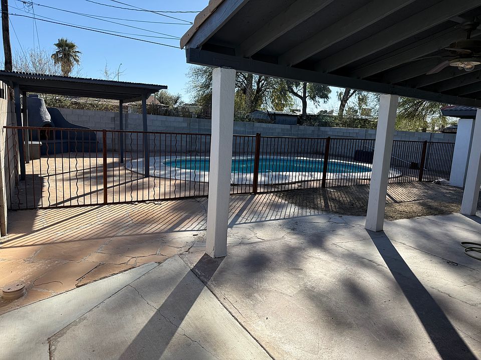 2nd image of 813 W Jacinto St