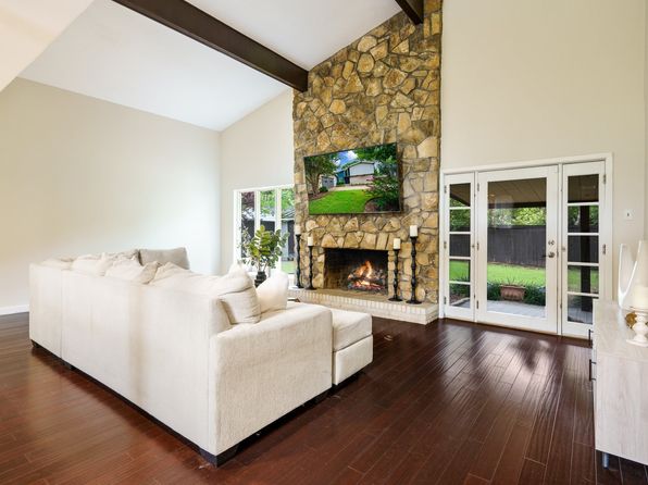 Home for Sale in Farmers Branch TX