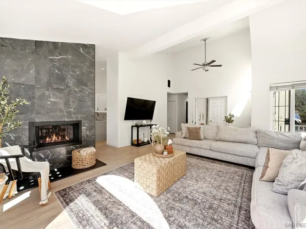8981 Circle R View Ln, Escondido, CA 92026