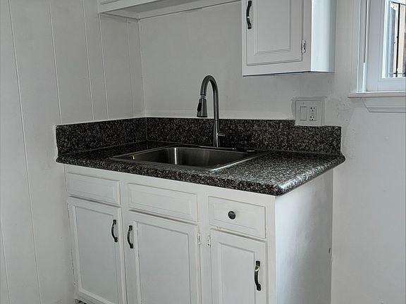 5th image of 8530 Cedros Ave APT 8