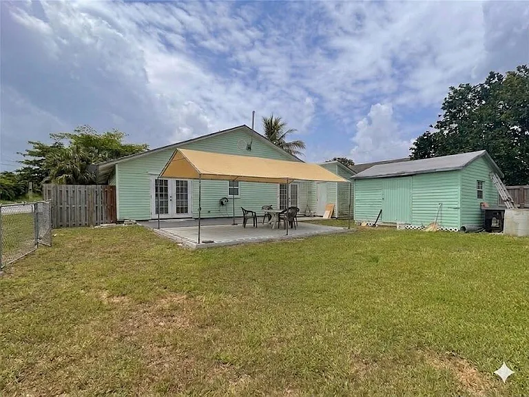 5359 SE Dell St — Photo 3