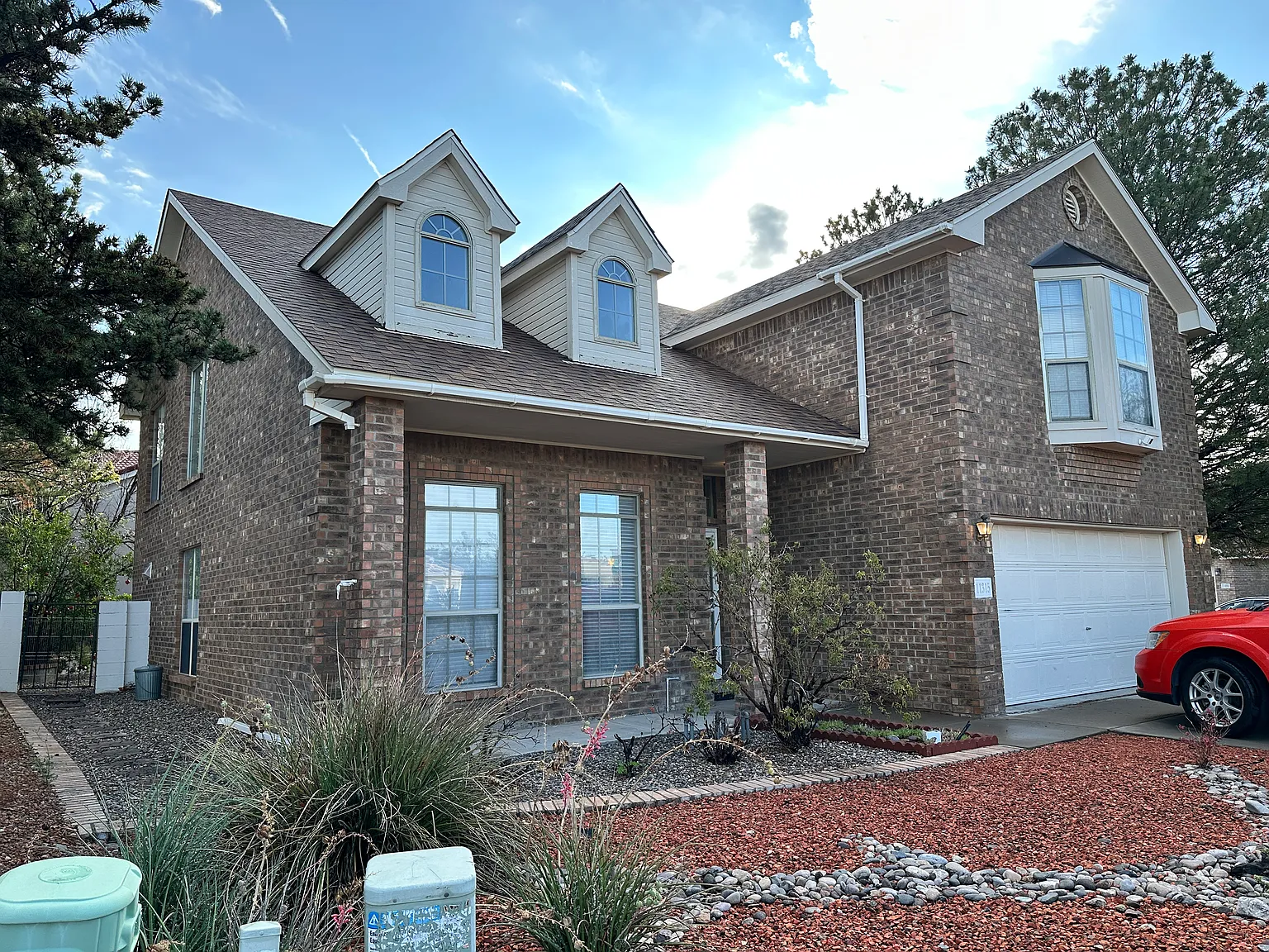 3 bed, 2392 sqft, $2,600 — Photo 1