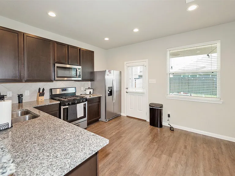 3544 Wooded Ln — Photo 8