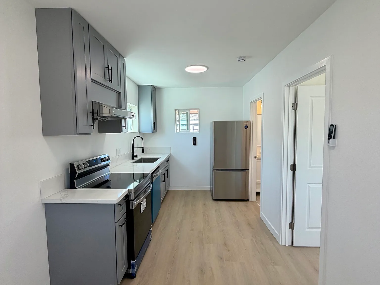 1 bed, 400 sqft, $1,500 — Photo 4