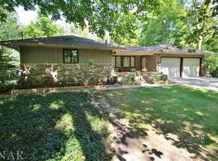 107 Peine Dr, Lexington, IL