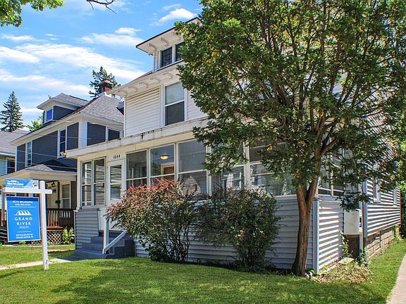 2nd image of 1044 Bates St SE