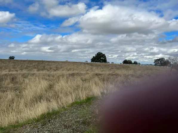 3-9999 Fuhrman Rd, Acampo, CA 95220