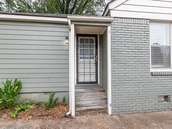 3rd image of 3685 Charleswood Ave
