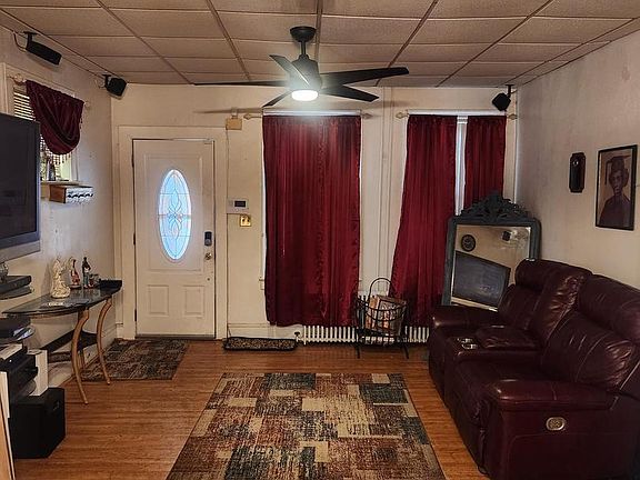 5th image of 125 Barnt Ave