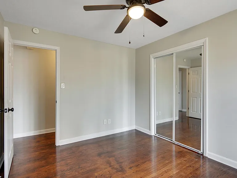 7558 Jennings Ln — Photo 18