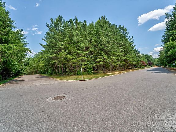 5th image of 1603 Southpointe Dr #226
