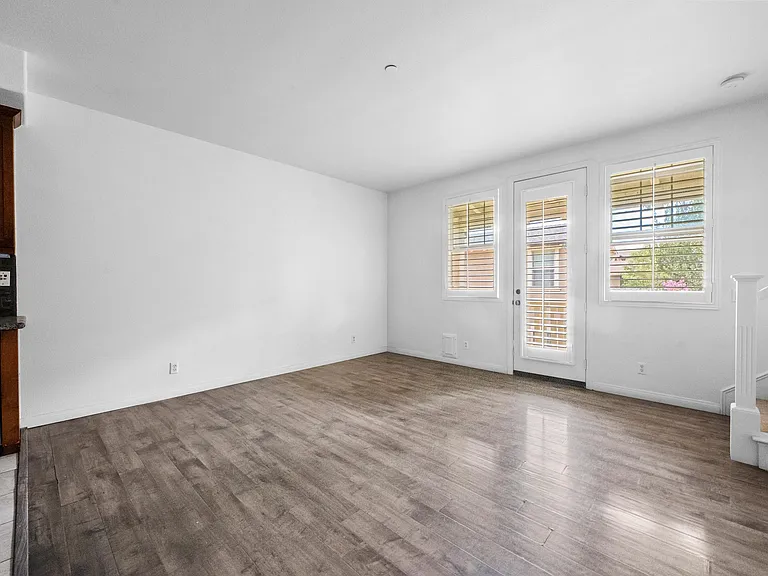 3261 S Westmont Ln #4 — Photo 9