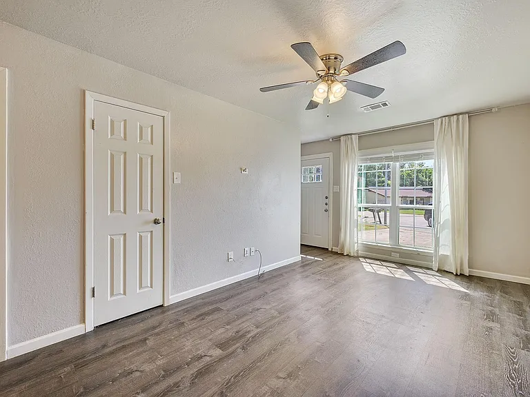 3345 Lodgepole Cir — Photo 6