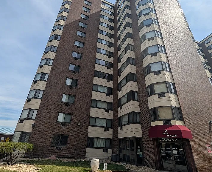 7337 S South Shore Dr #521 — Photo 1