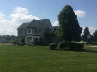 1 Twin Oaks Dr, Milan, OH 44846