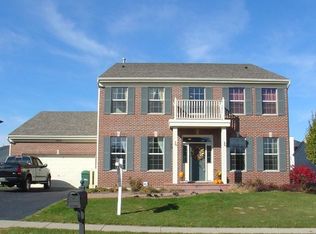 1475 Greystone Dr, Gurnee, IL 60031