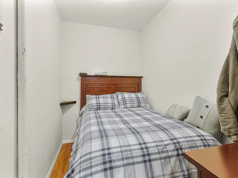 325 E 88th St #9 — Photo 7