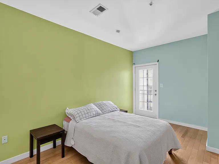 1917 2nd St NE #201 — Photo 6