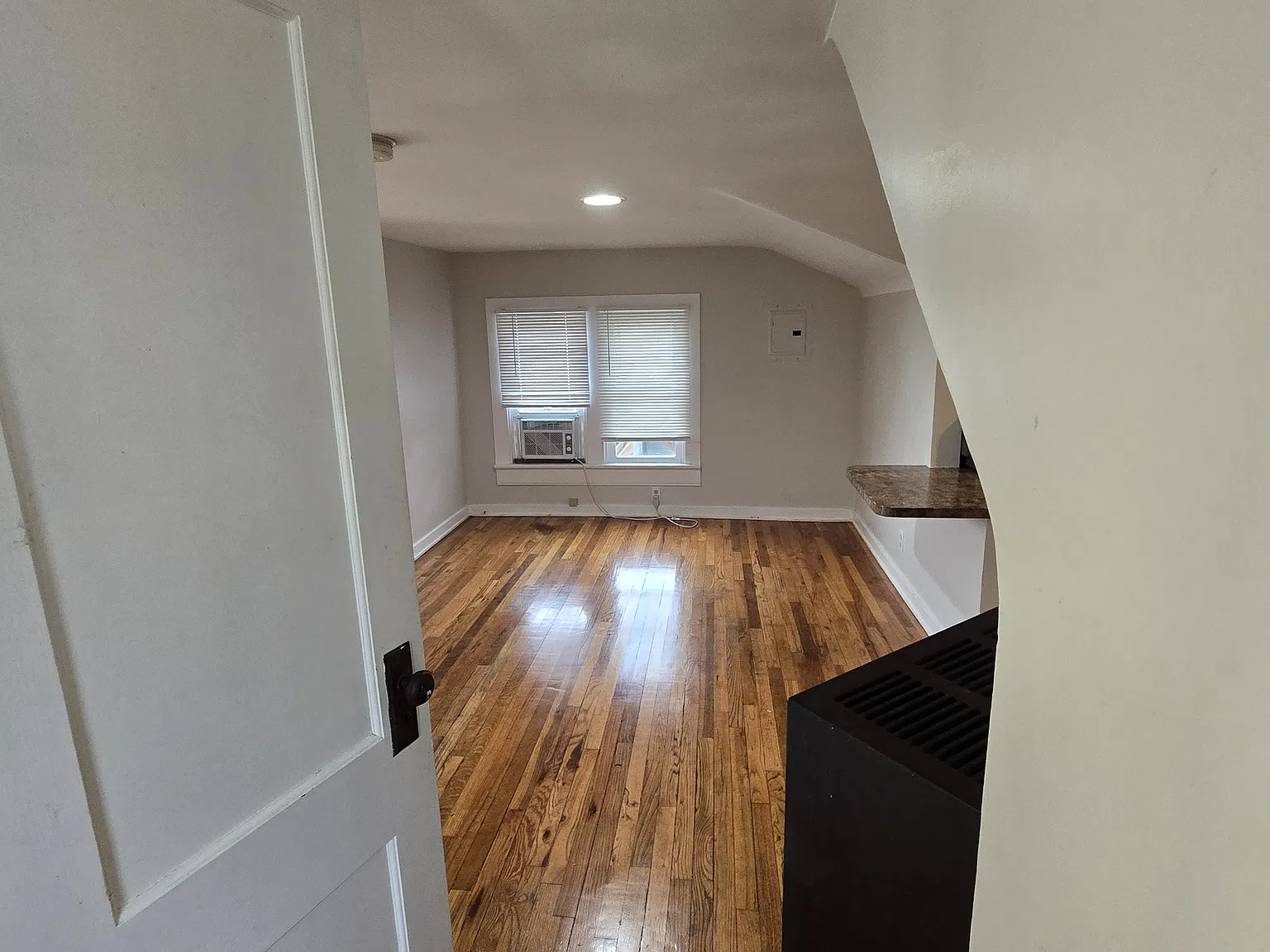 510 S Linn St — Photo 1