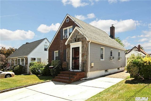 1st image of 16 Prince St