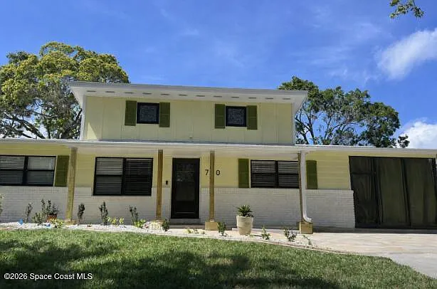 3 bed, 2.0 bath, 1472 sqft, $2,275 — Photo 1