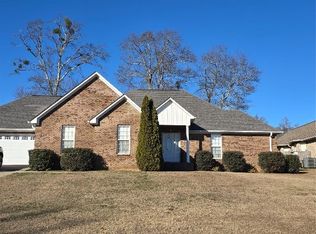 2027 Maplewood Ln, Clanton, AL 35045