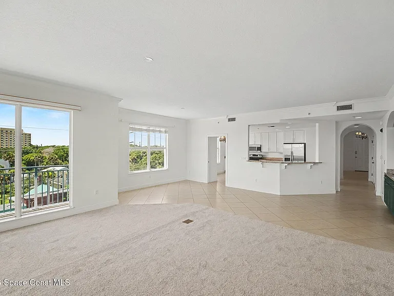 1437 Pineapple Ave #501 — Photo 6