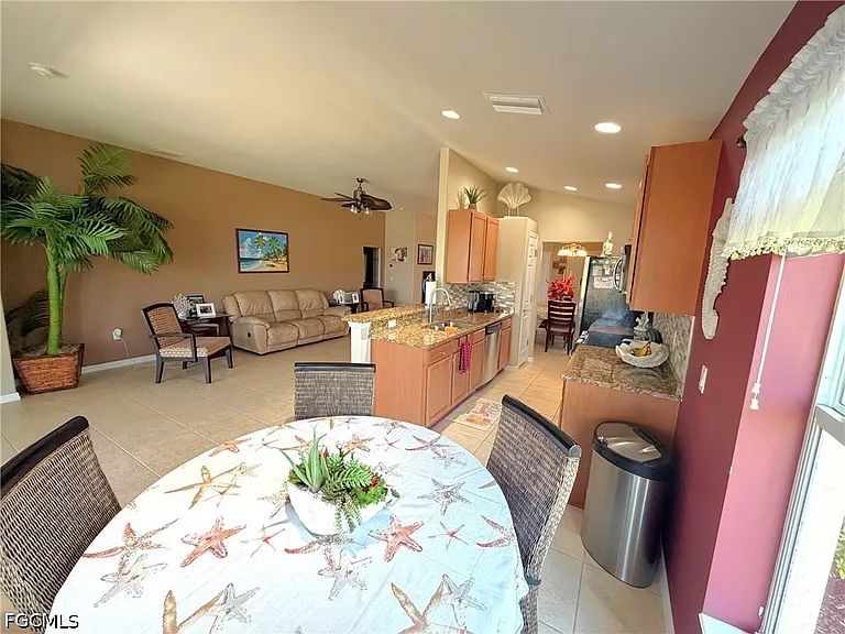 2609 Clairfont Ct — Photo 9