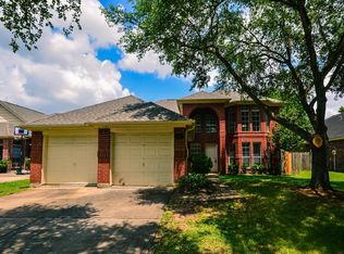 111 Lindencrest Ct, Sugar Land, TX 77479